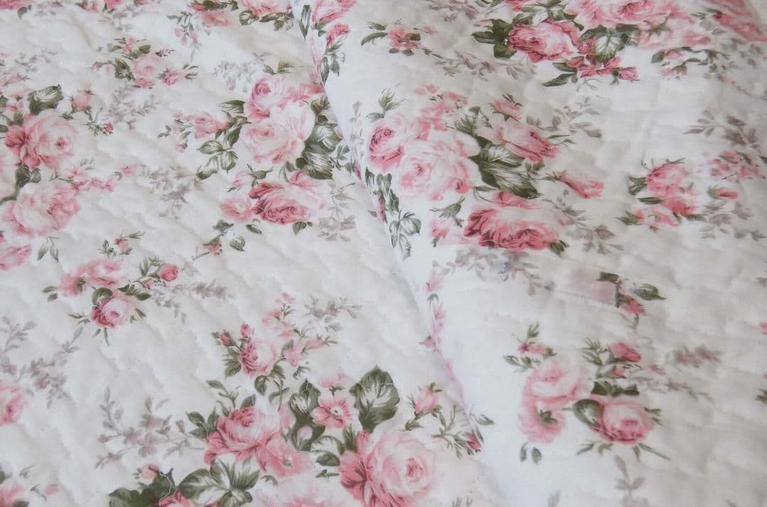 ２枚セット 両面使用できるキルトマルチカバー　薔薇柄ピンク　１９０ｘ１９０ｃｍ