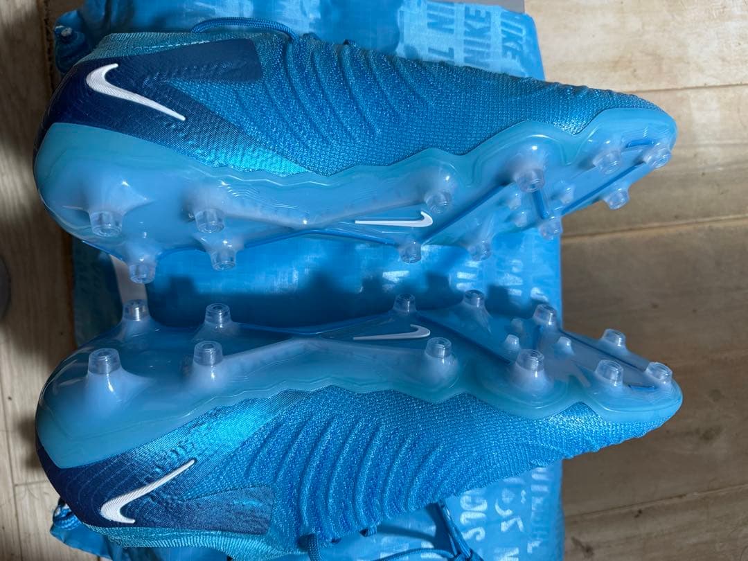 サッカースパイク　ナイキ　ファントムGX2 AG 27.5cm