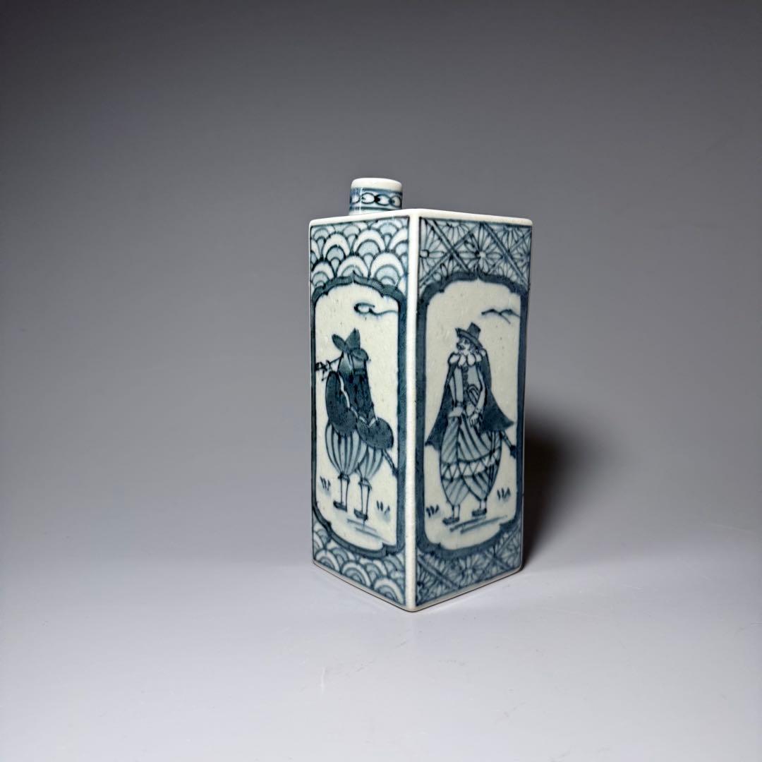 アンティーク有田　染付異人図角瓶　VOC　状態◎　高16.2cm　一辺6.5cm
