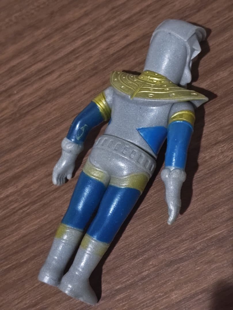 ウルトラマンキング タカトクミドルサイズソフビ ＆円盤生物ノーバ