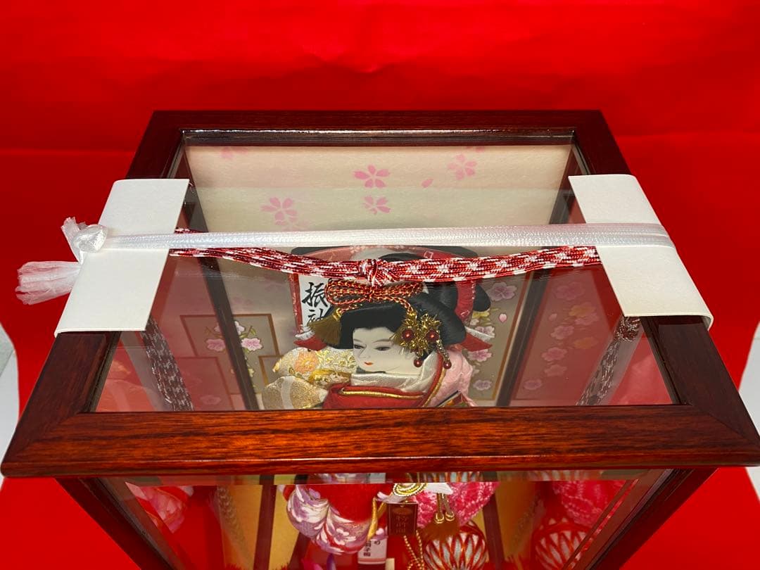 羽子板　立体振袖　ガラスケース１３号・サイズ間口約２９×奥行約２４×高さ約５５㎝