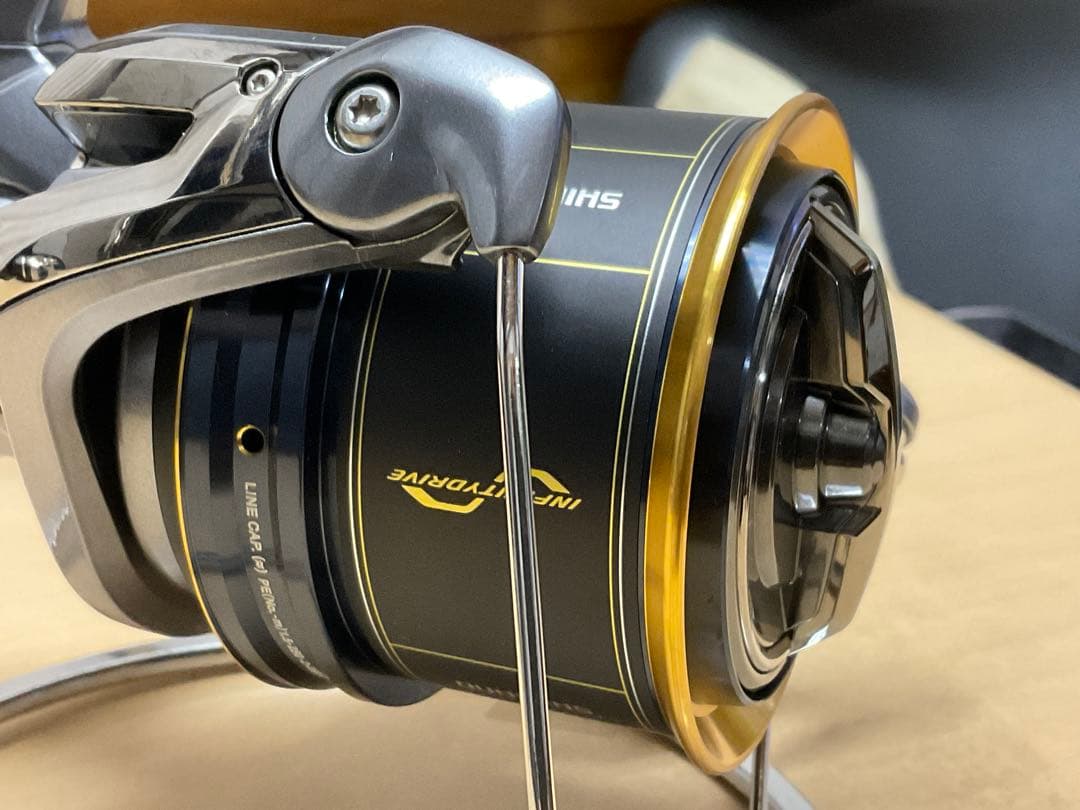 SHIMANO ２４’フリーゲンSD　本品未使用に近い