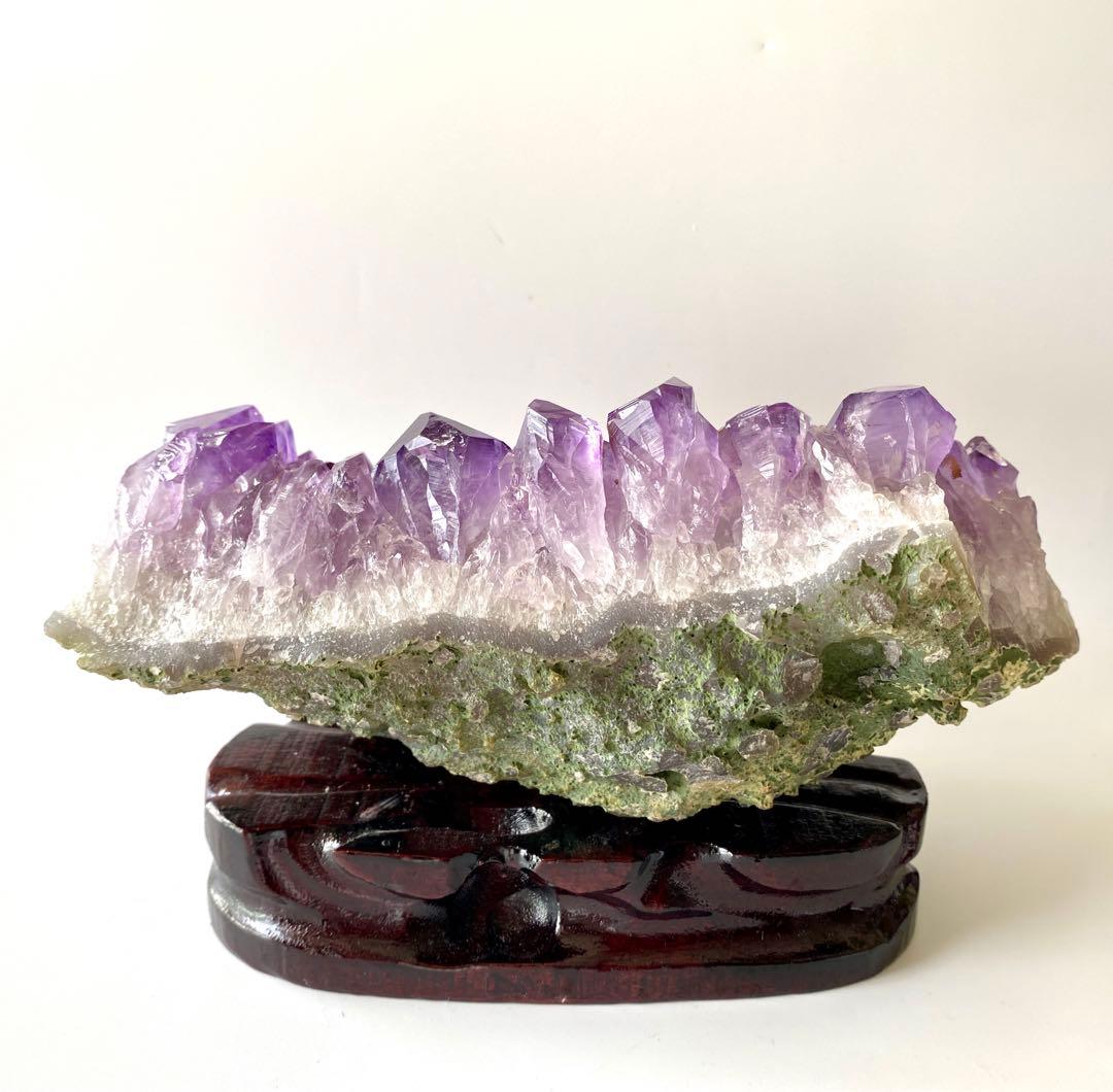 高品質 アメジスト クラスター 2300g美結晶☆美極濃紫 木製台座付き