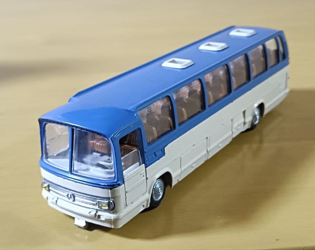 Mercedes-Benz O302 バス (KiRK デンマーク)