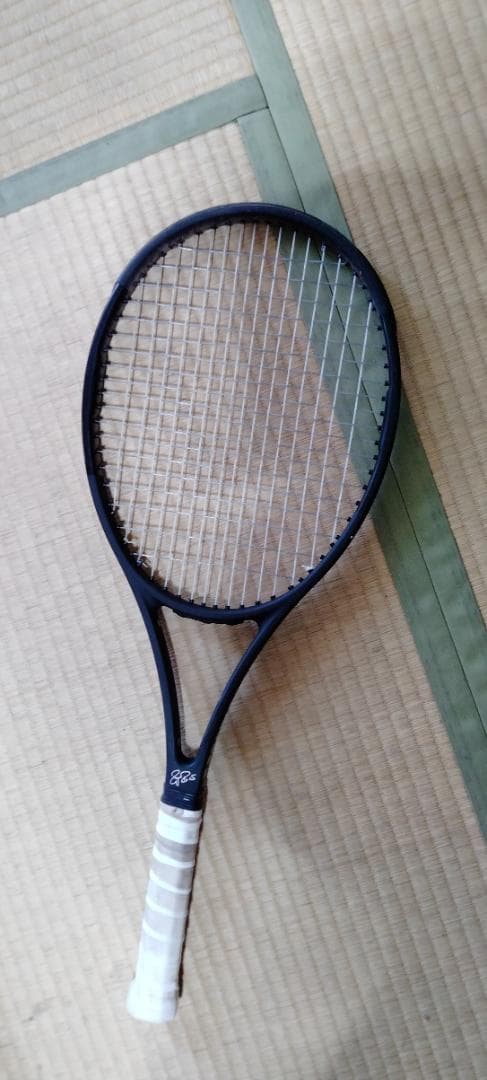 Wilson PRO STAFF RF 2017 グリップ２ スイス国旗あり