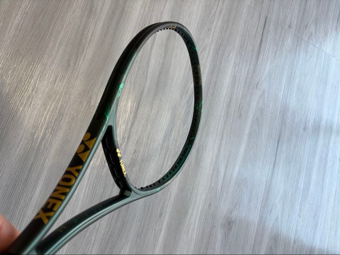 YONEX Vコアプロ