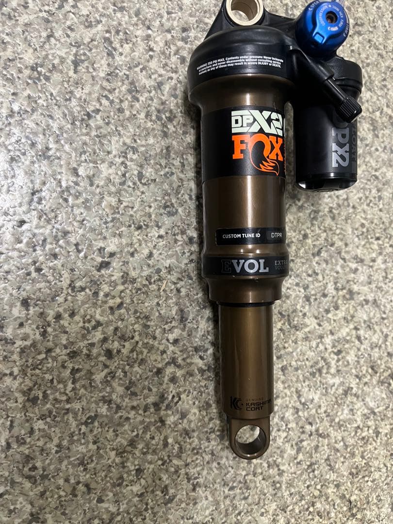 FOX FLOAT DPX2 リアサスペンション