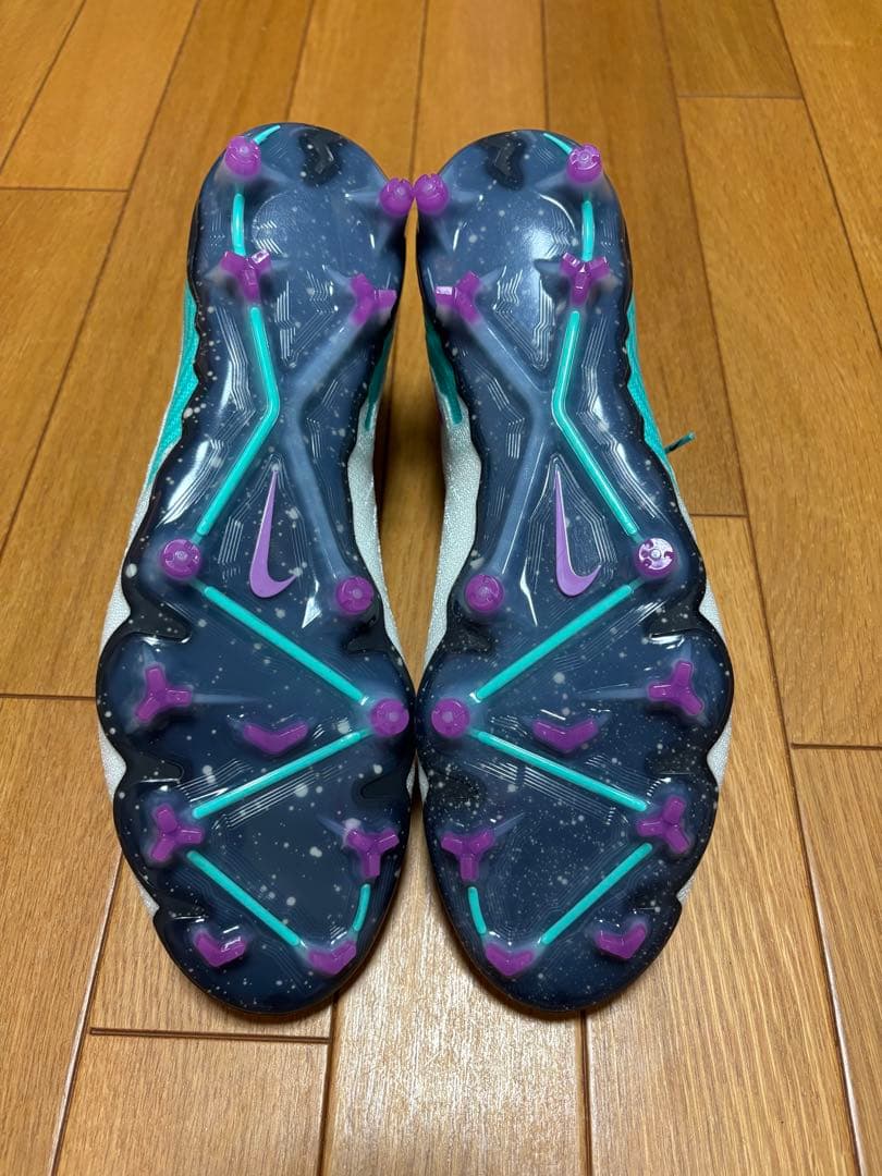 NIKE ファントム　GX FG 28㎝