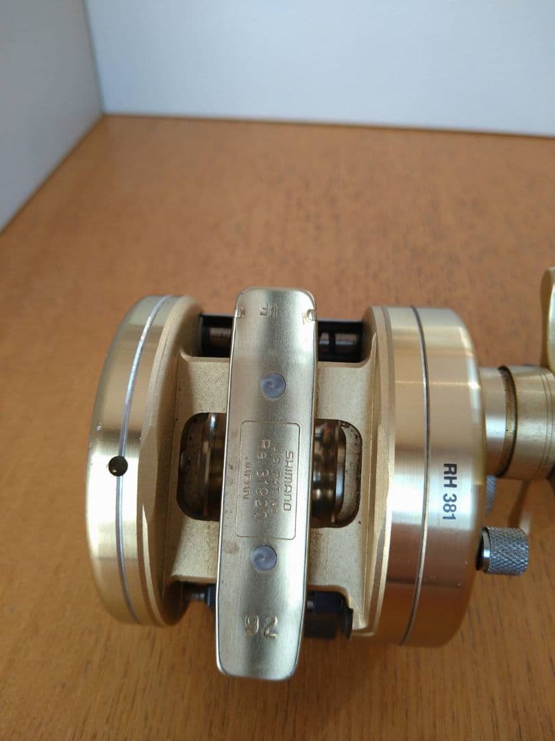 SHIMANO CALCUTTA 201XT ベイトリール・左ハンドル