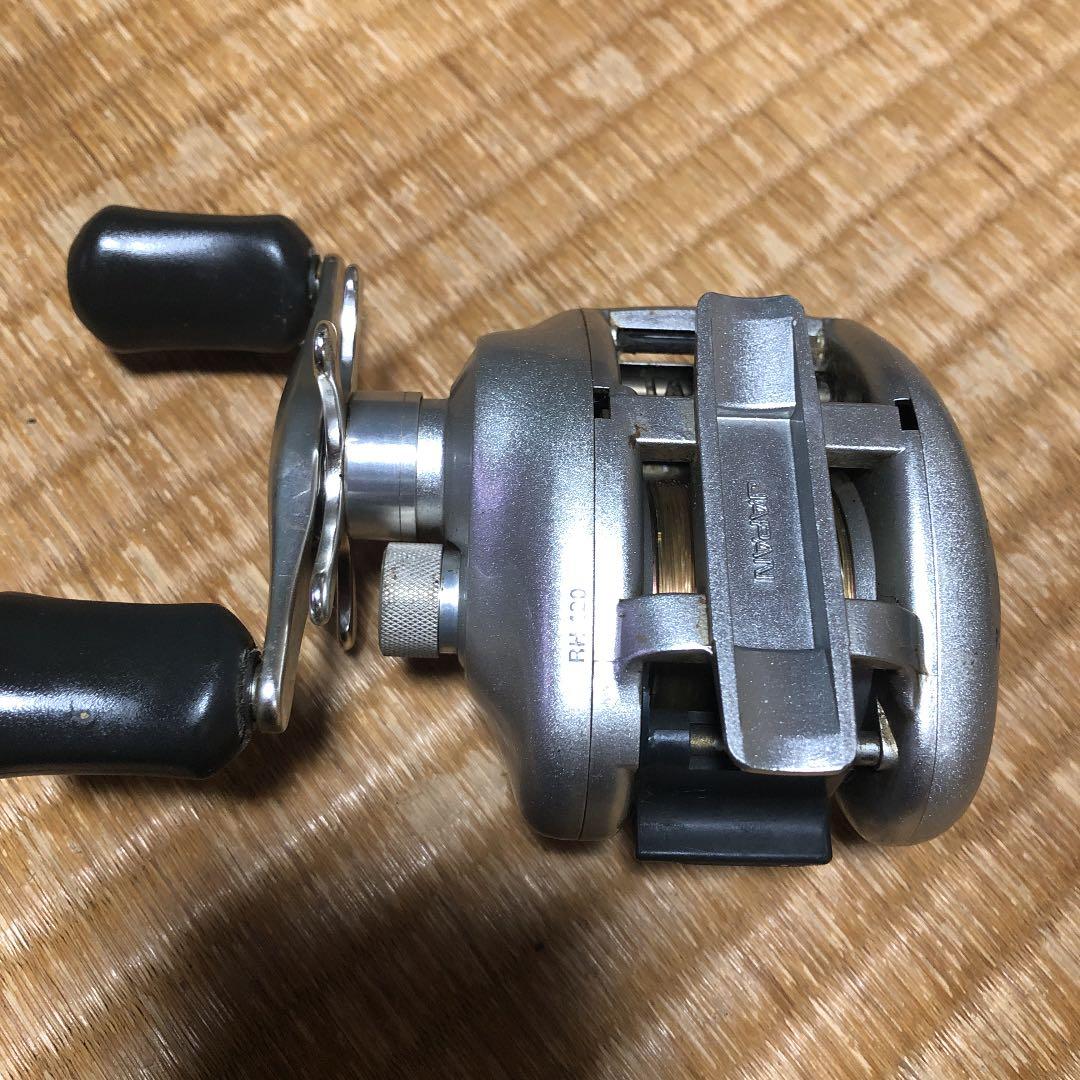 シマノ　メタニウムMG 右ハンドル　ライン付き　付属品無し