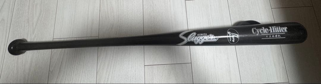 お*む様 阪神タイガース 上本博紀　実使用バットNPBマーク 直筆サイン入り　ス