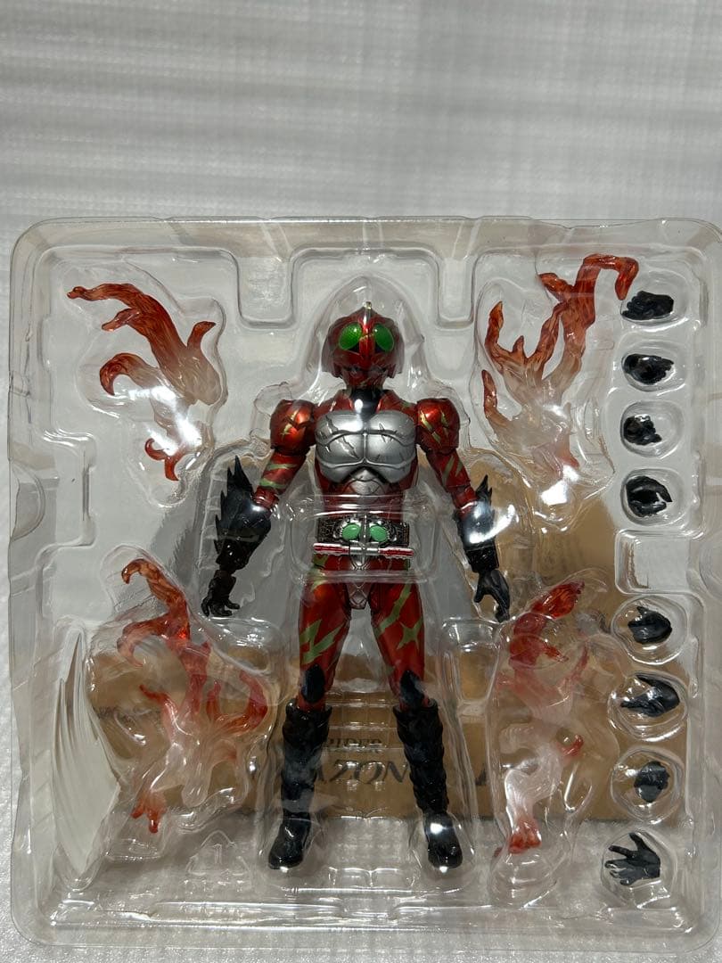 S.H.Figuarts 仮面ライダーアマゾンアルファ+オメガ amazo限定版