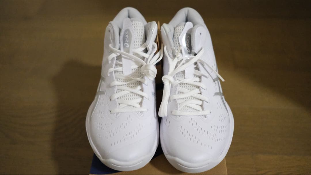 ASICS GELHOOP V16 ホワイトシルバー　26.5cm