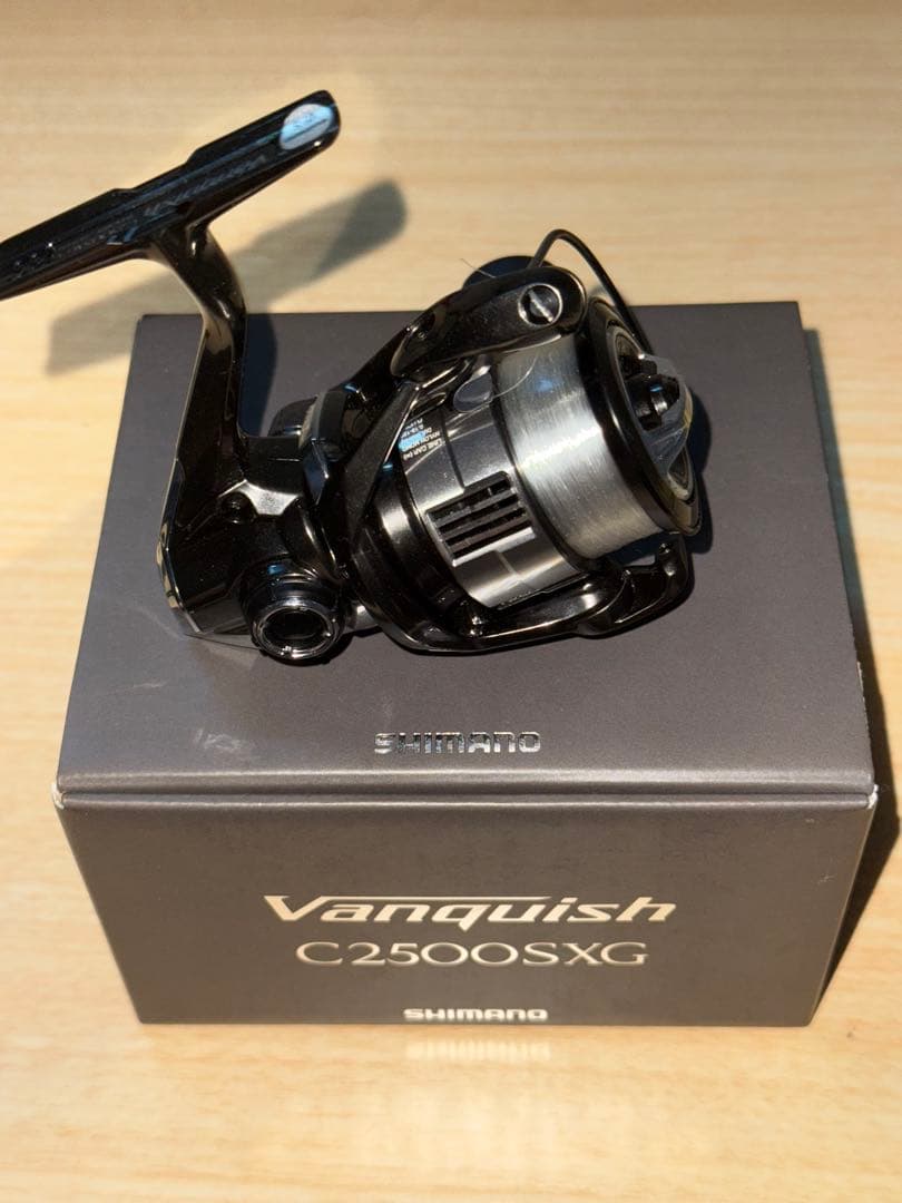 極美品　シマノ 23 ヴァンキッシュ C2000SXG 淡水使用1回のみ