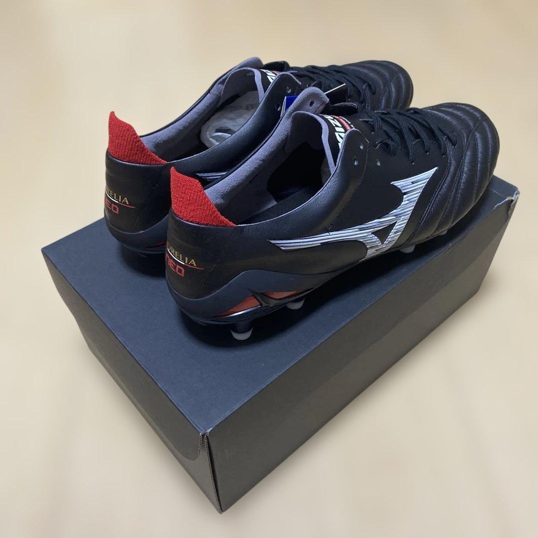 新品・送料無料 ミズノ サッカースパイク モレリアネオ4JAPAN 黒白27.0