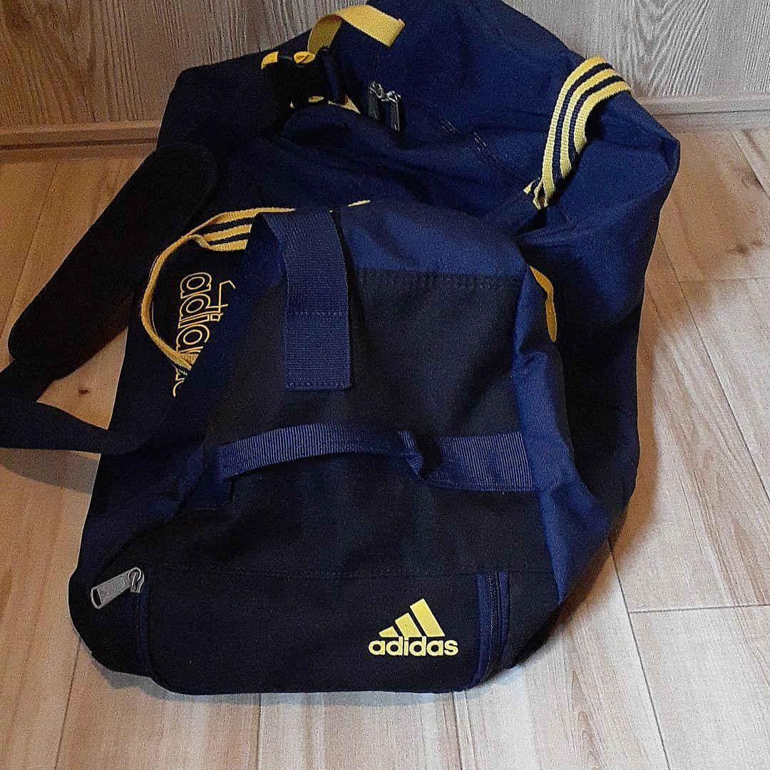 adidas　旅行用バッグ　遠征バッグ