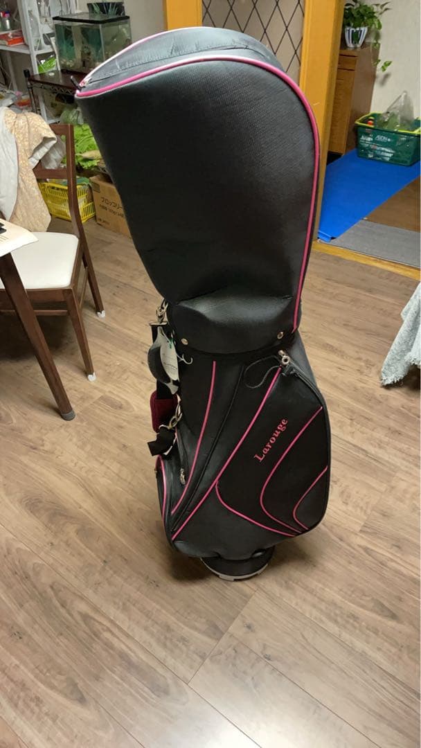 Larouge ゴルフバッグ・アイアンセット付き