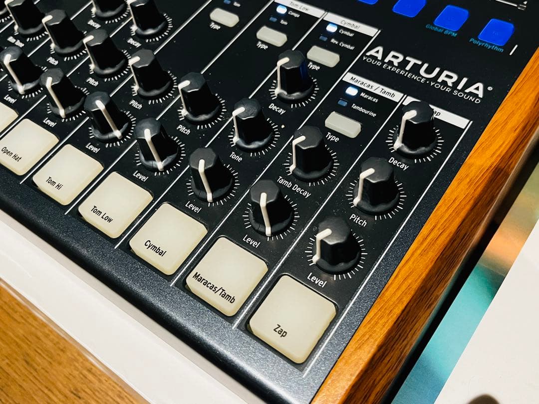 ARTURIA DRUMBRUTE 販売完了品 VOXケーブル付き
