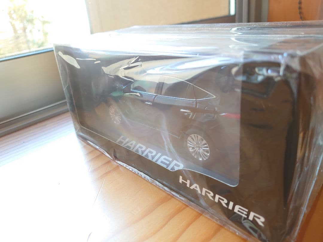 週末割【新品】ハリアー　ブラックパール　カラーサンプル　ミニカー