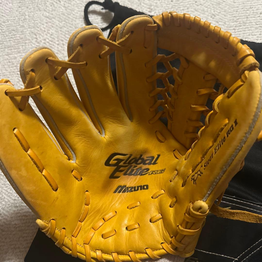 美品【左利き用】MIZUNO★少年用グローブ★グローバルエリートRG★専用袋付き