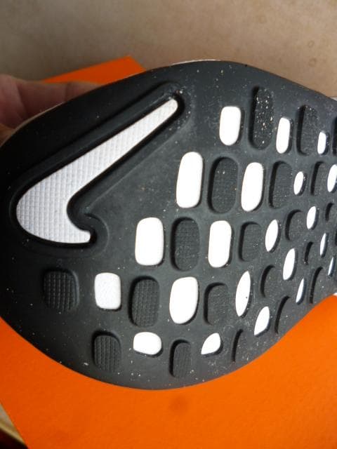 美品 正規品 NIKE ナイキ インフィニティラン 4 28 元箱あり
