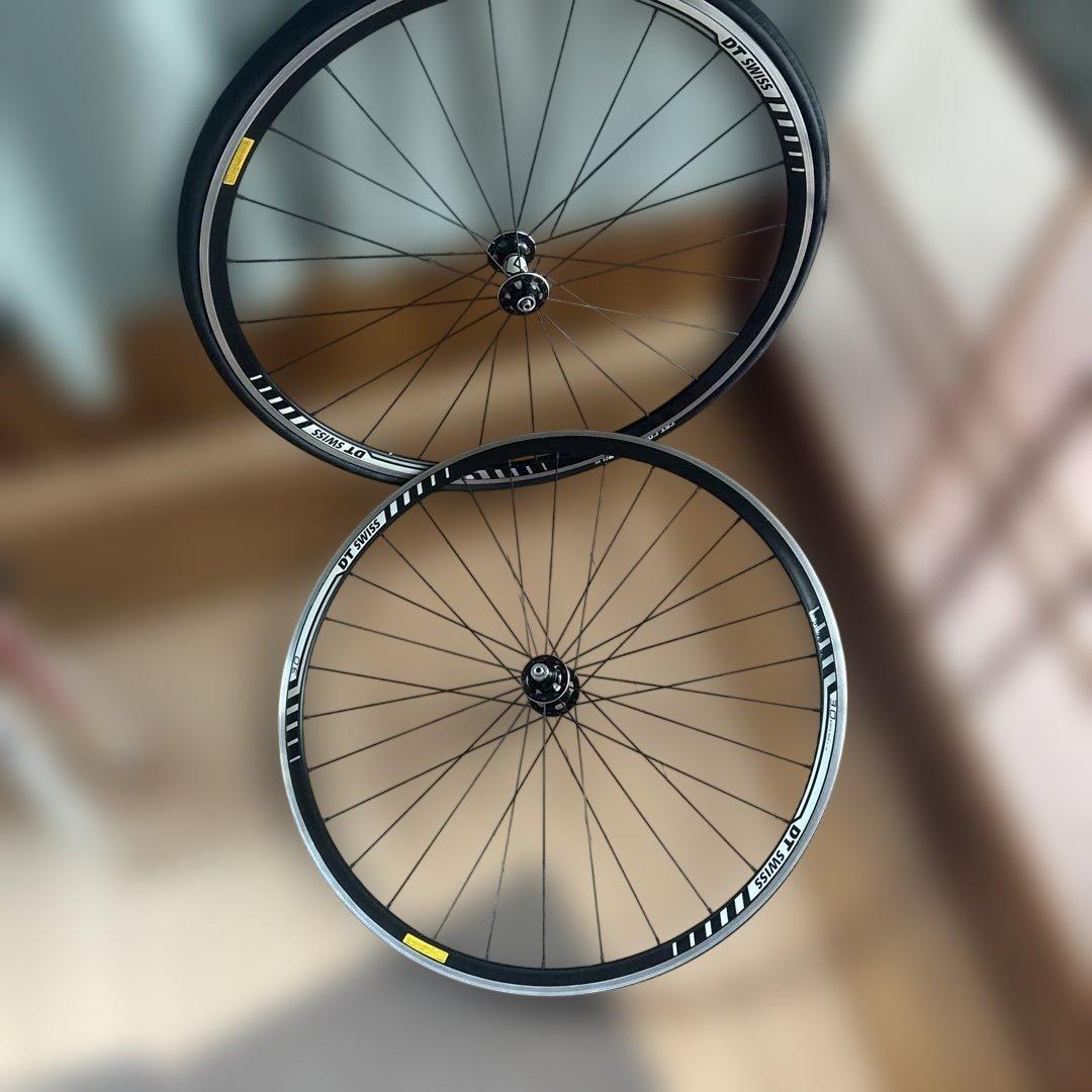 ELITE ロードバイクフレームとホイールセット