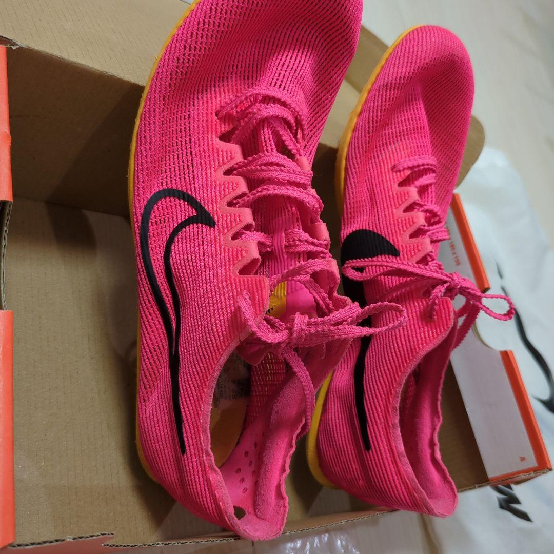 ナイキNIKE 陸上スパイク ズーム マンバ 6(DR2733600)です。