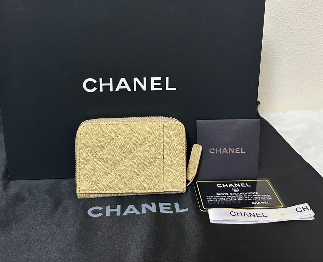 CHANEL ノベルティキルティングレザー ミニ財布ライトベージュ