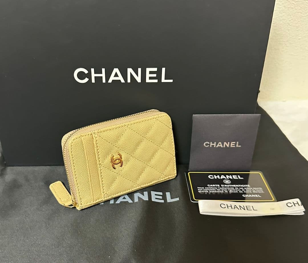 CHANEL ノベルティキルティングレザー ミニ財布ライトベージュ
