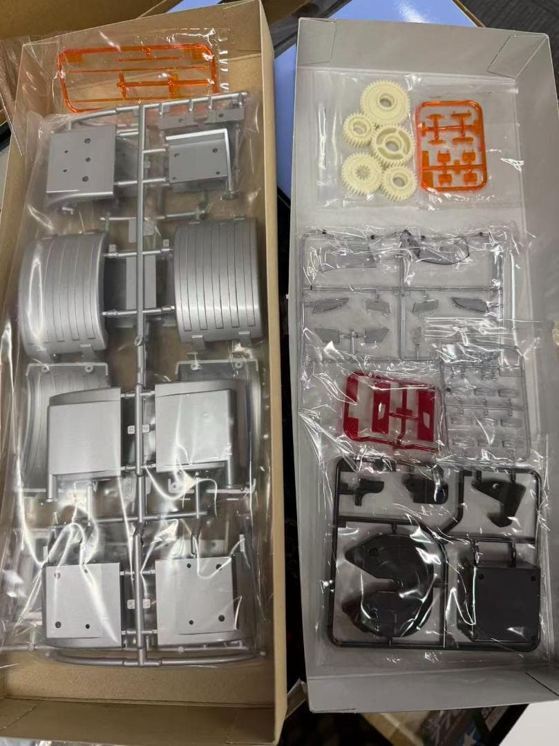 1/14電動RC トレーラーベッド　スカニア 770 S 6x4　シルバー