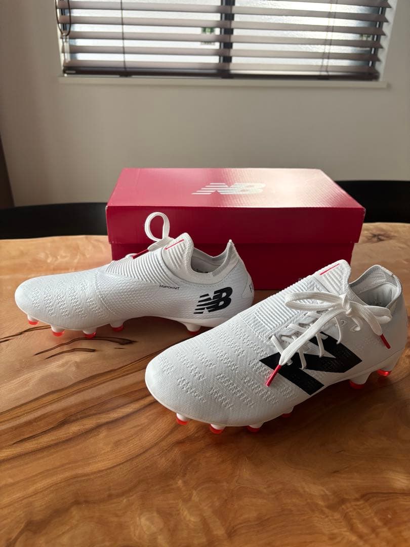 New Balance サッカーシューズ ホワイト