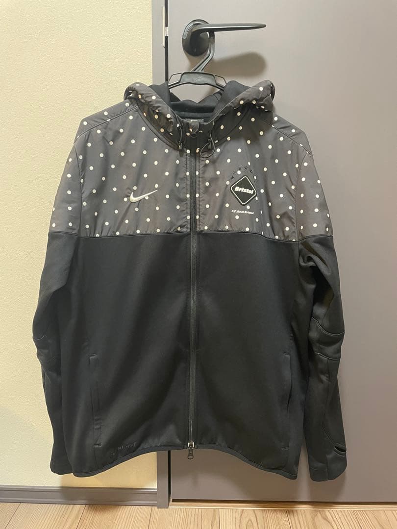 【〜2月末まで】【美品】 Nike × F.C.R.B 上下セットアップ