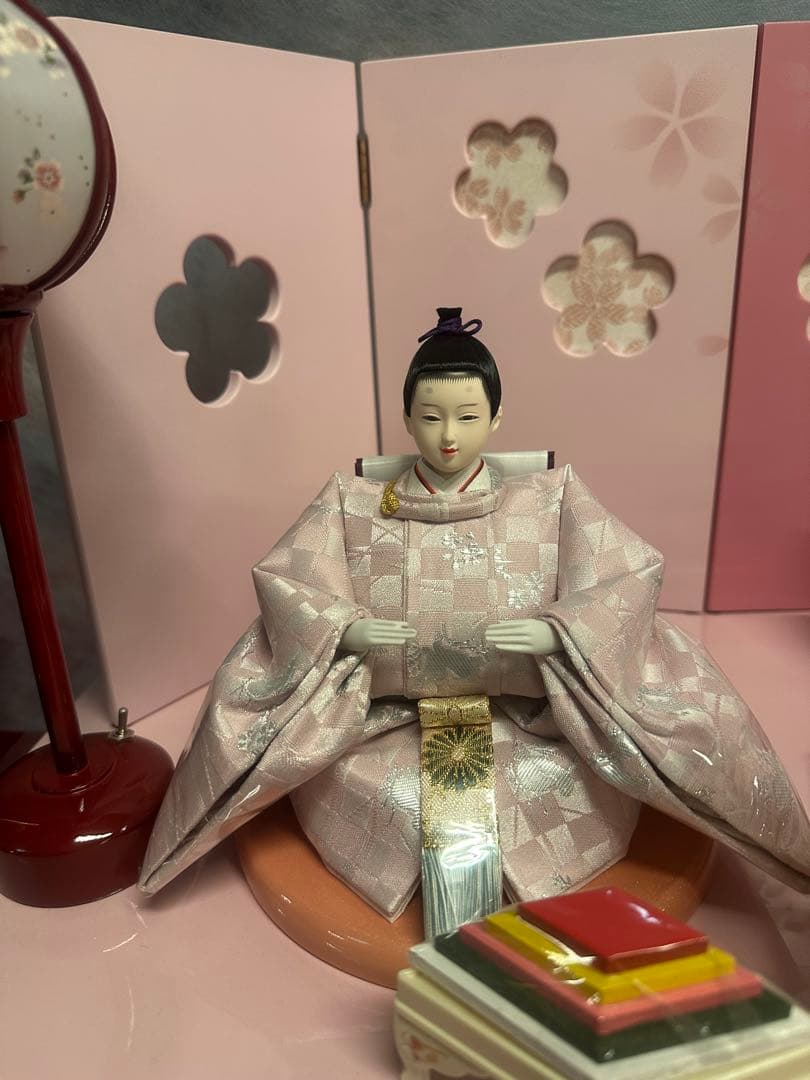 雛人形 三段飾り ピンク塗台 親王 三人官女 新品未使用 展示品
