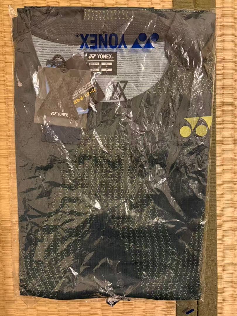 YONEX グレー ノースリーブシャツ