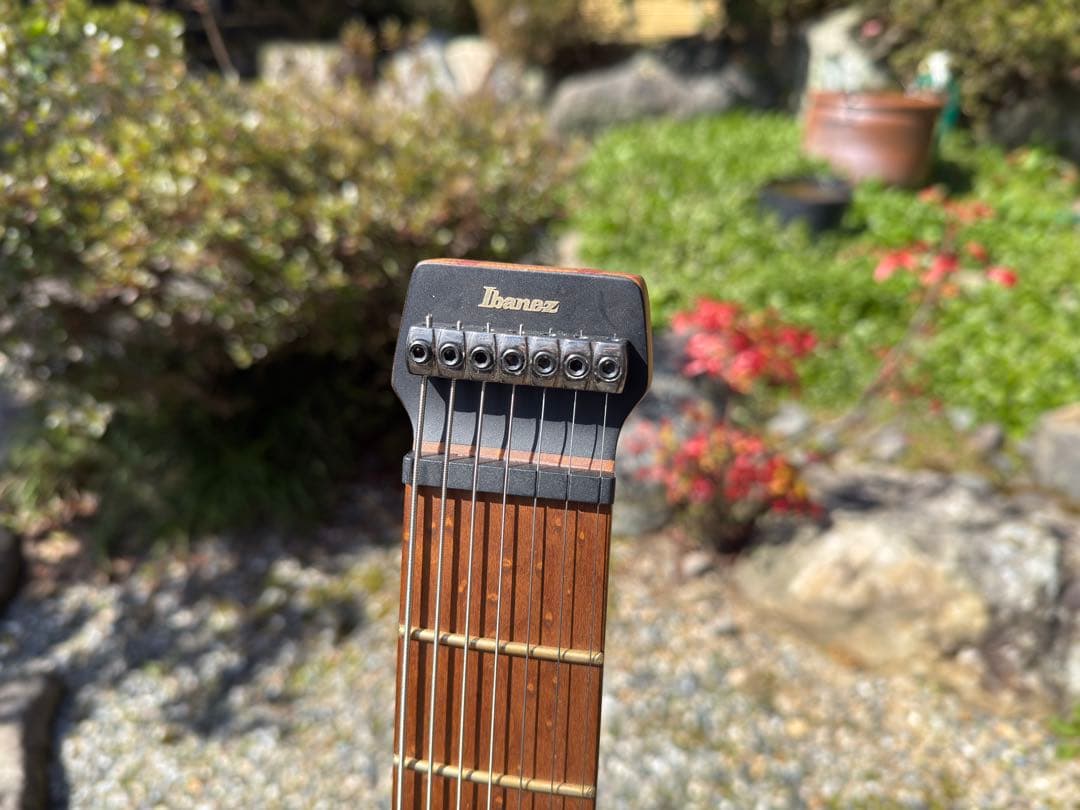 2023年製造 Ibanez Q547 BMM ヘッドレス 7弦ギター