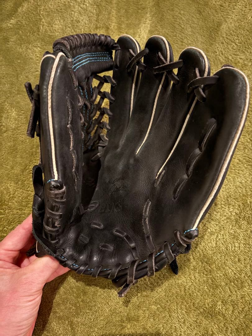 お値下げしました！アシックス　軟式グローブ ジュニア　黒 柔らかいレザー