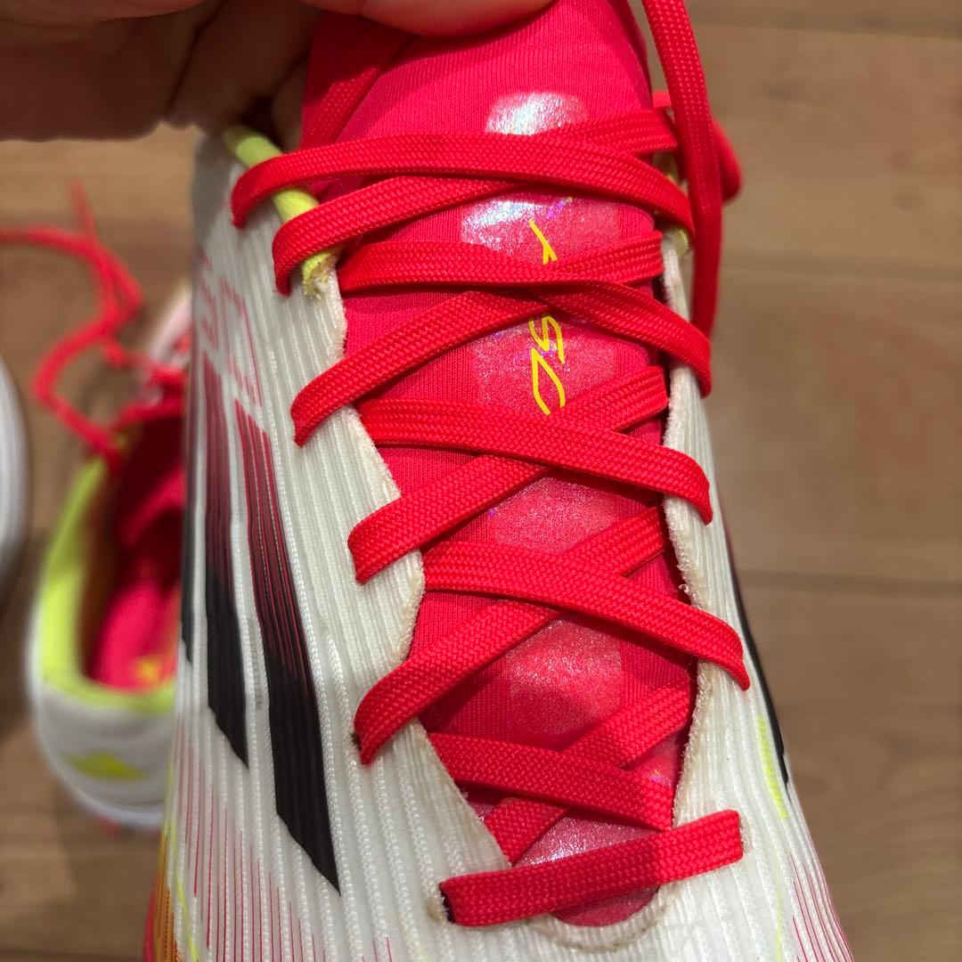 adidas F50 サッカーシューズ ホワイト/レッド/イエロー
