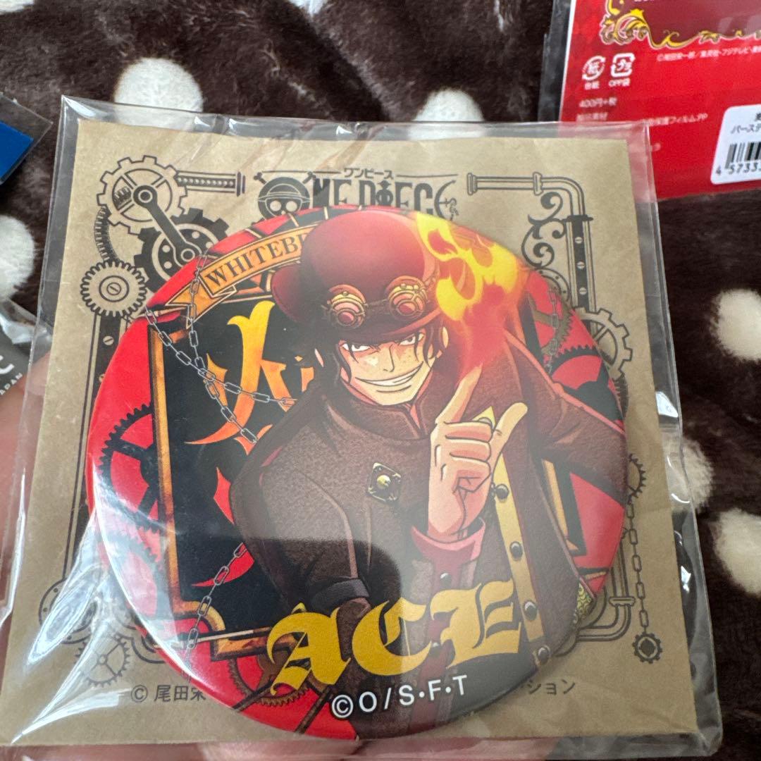 ONE PIECE エース　缶バッジ