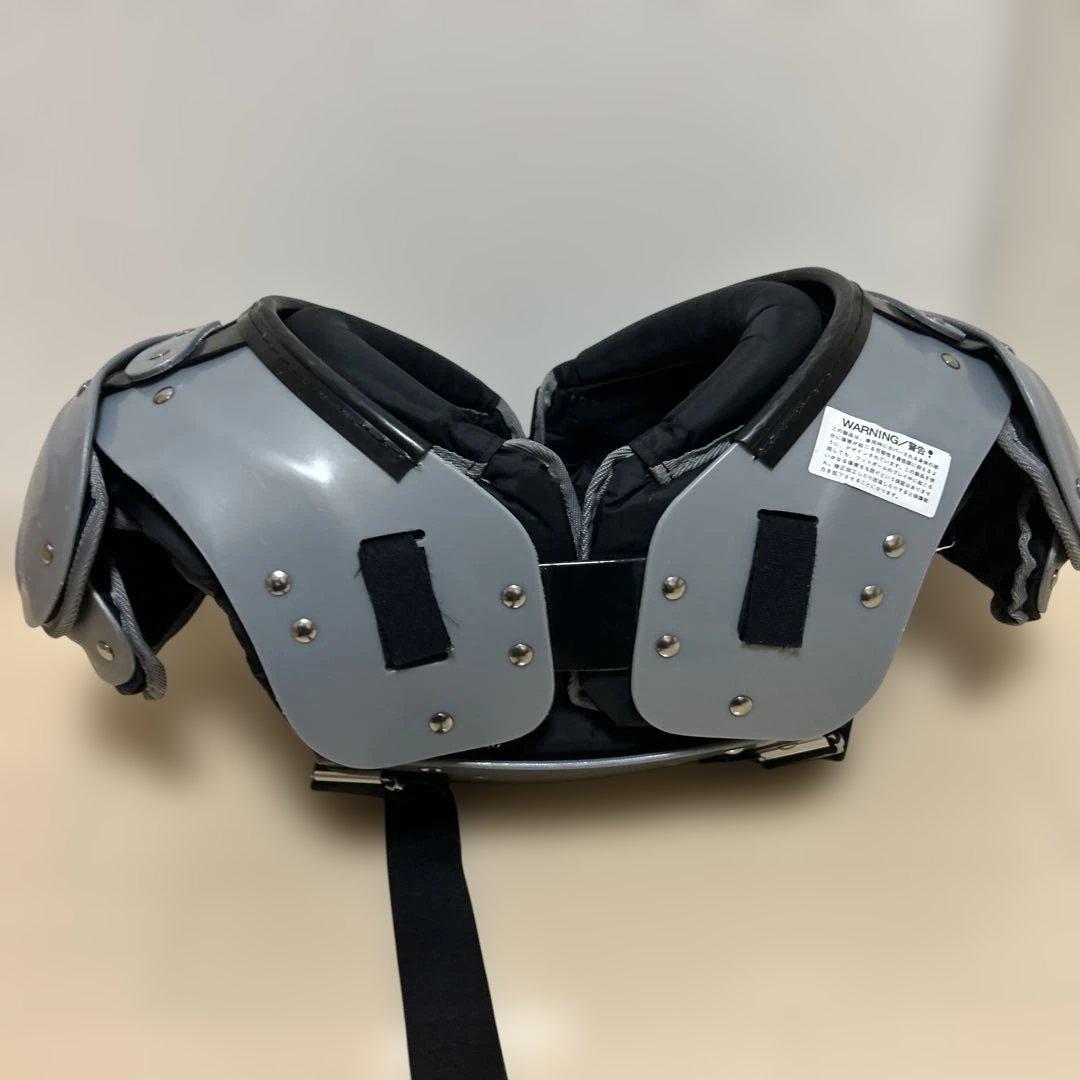 アメフトショルダー　TITANPRO MEDIUM