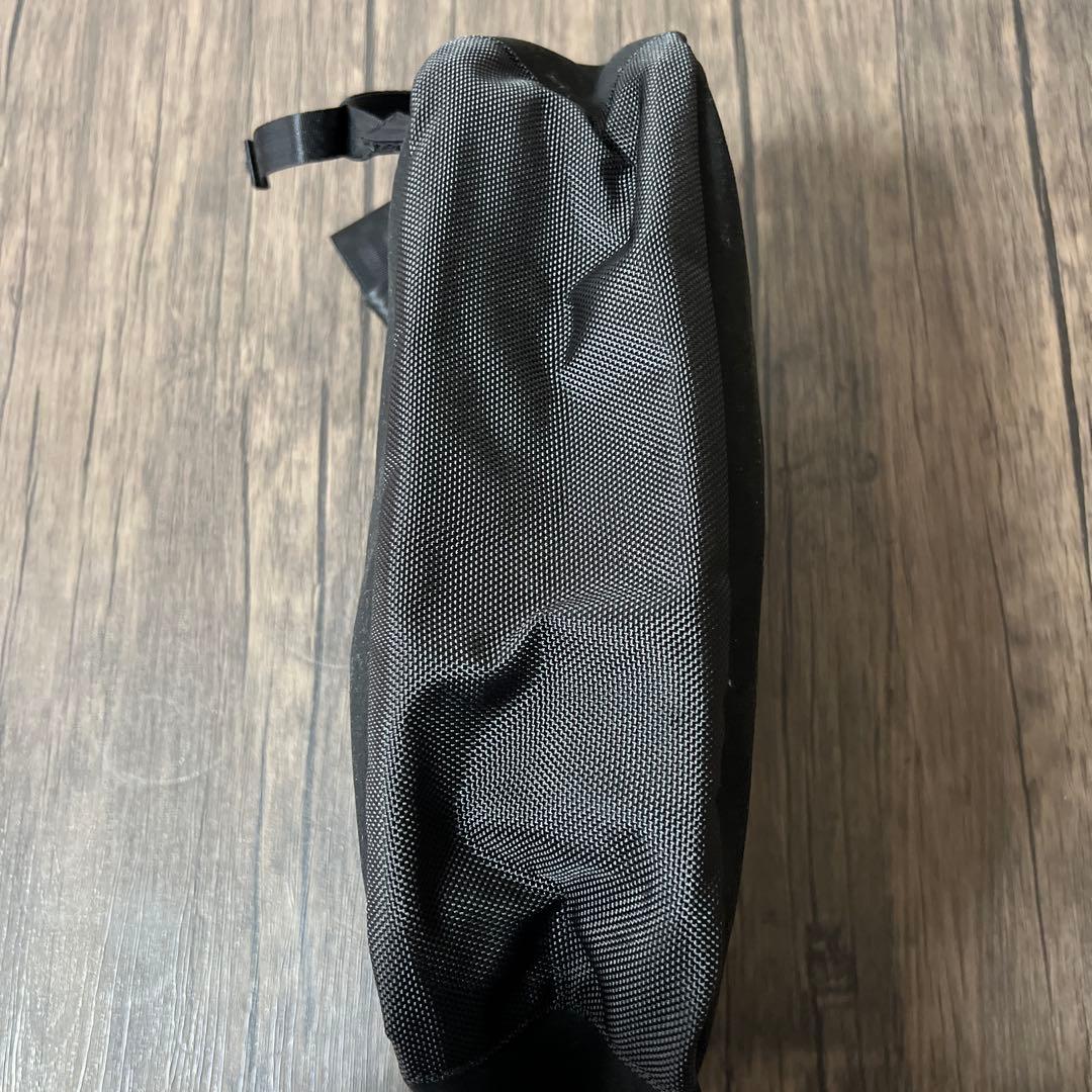 【新品】クローム ニュースペーパー メッセンジャーバッグ 9L 黒　スェード