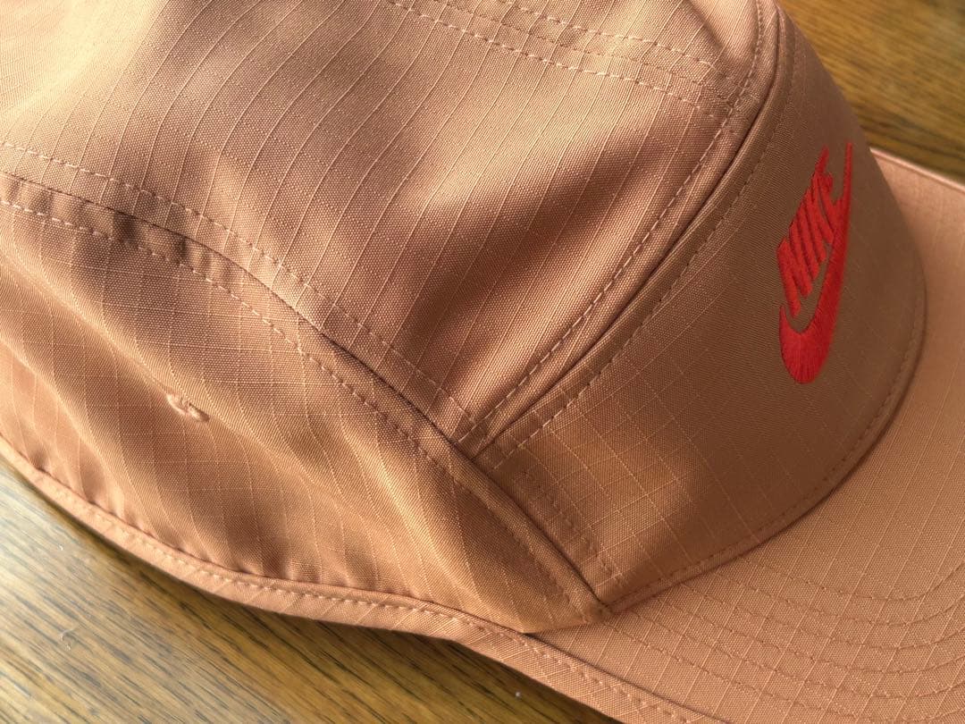 Nike ベンチコート クリーニング済み、キャップ、シューズ袋、リストバンド