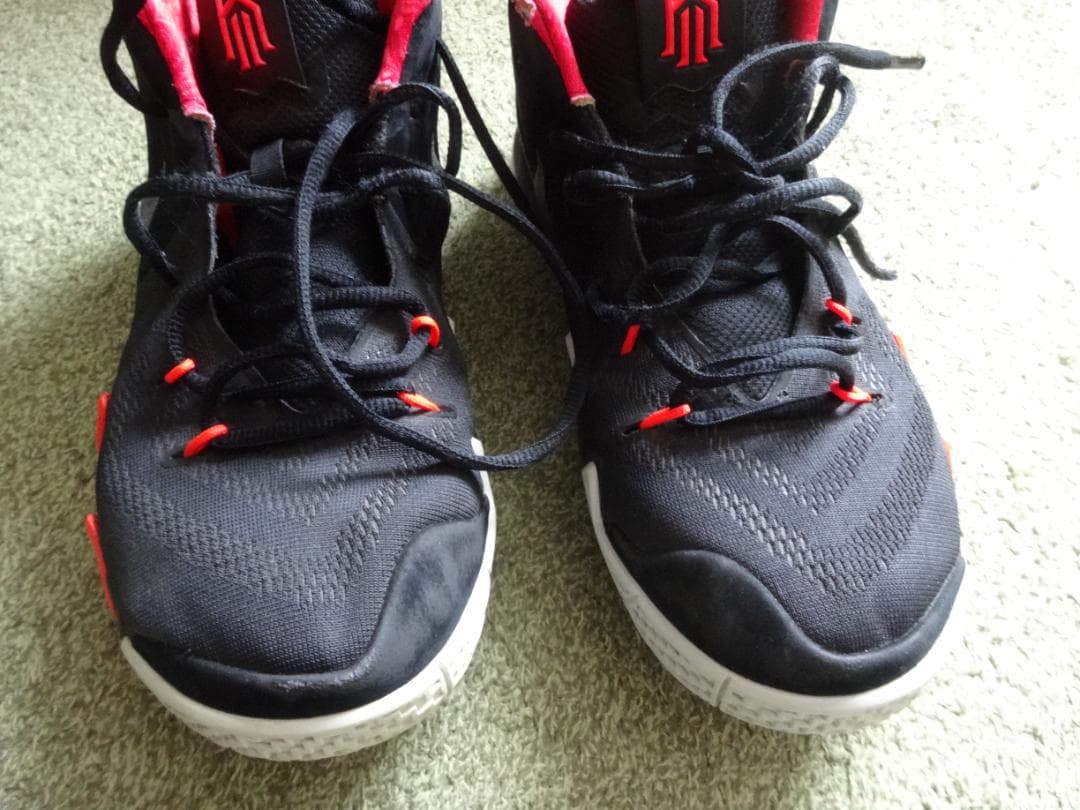 NIKE　スニーカー　カイリーアービング　KYRIE4　28cm