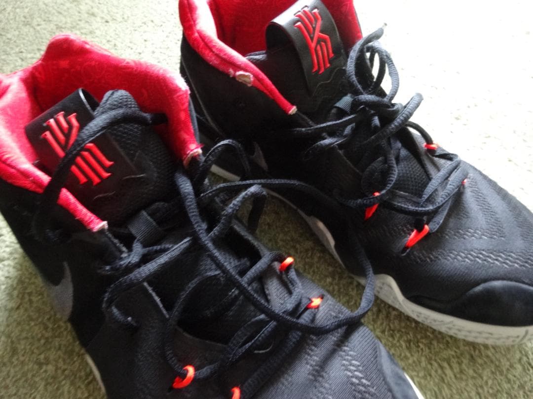 NIKE　スニーカー　カイリーアービング　KYRIE4　28cm