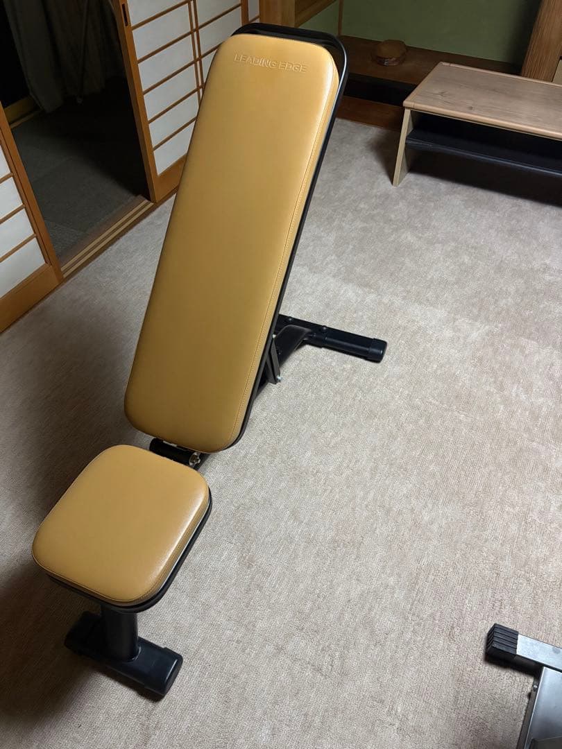 リーディングエッジ　トレーニングベンチ　レザーカラーモデル