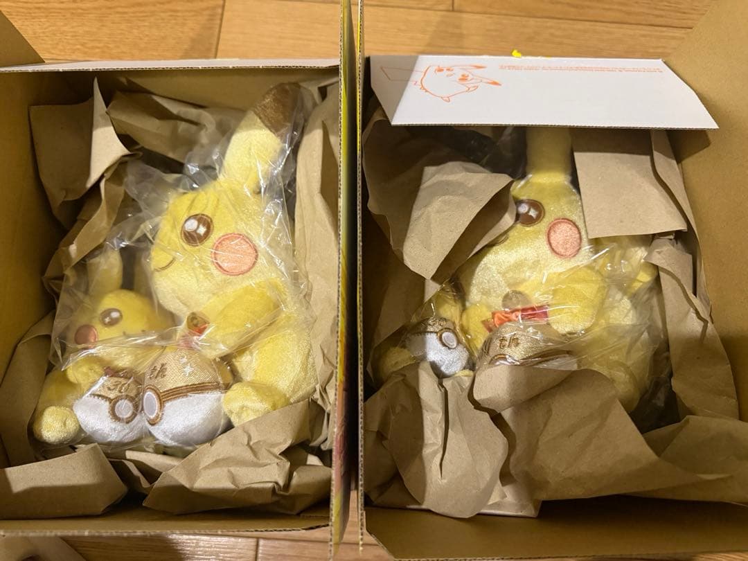 【4点セット】30周年記念ぬいぐるみ ＋マスコットピカピカ！ピカチュウ　ポケモン
