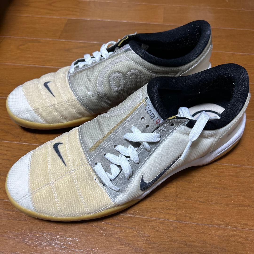 Nike T90 フットサルシューズ ホワイト/ベージュ