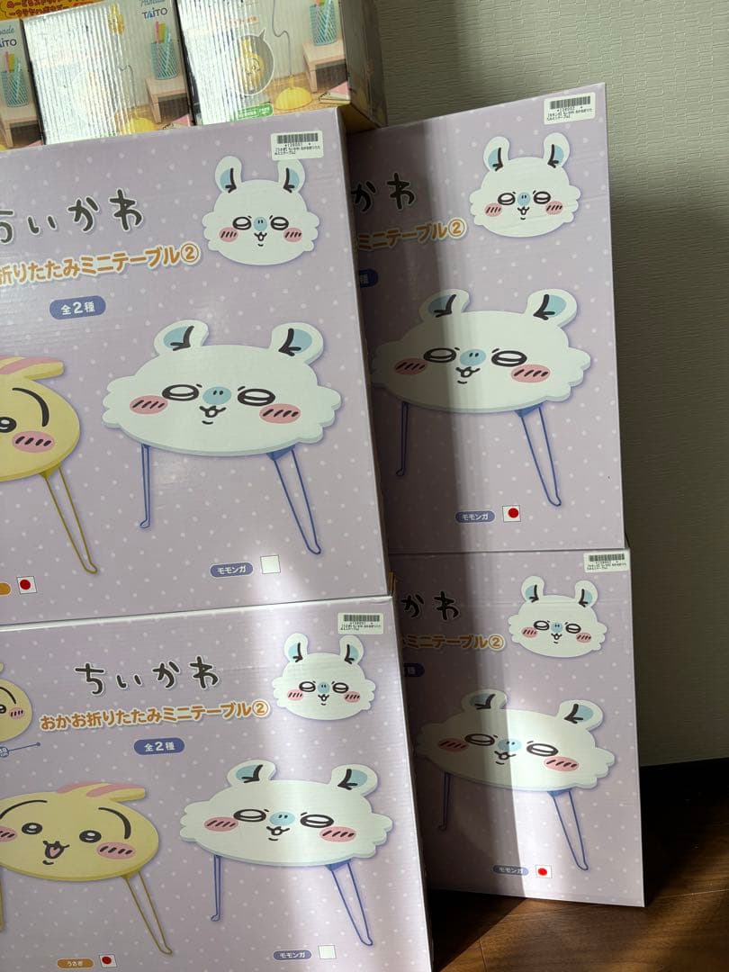 ちいかわ　ミニテーブル　USB ライト　ぬーどるストッパー　うさぎ　モモンガ