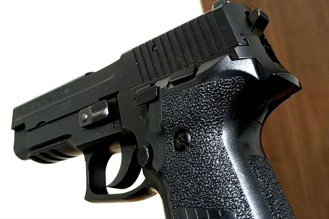 【東京マルイ】シグ ザウエル P226レイル / ガスガン ※対象年齢18歳以上