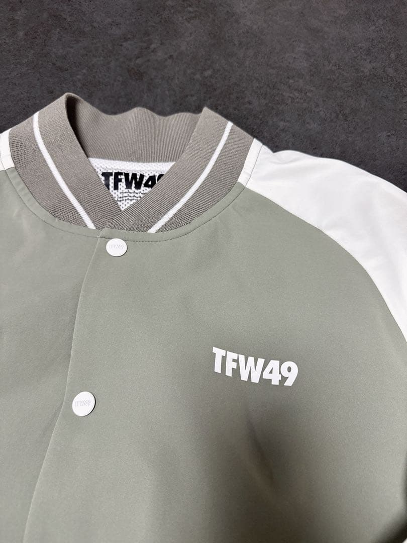 TFW49 グレー ホワイト ジャケット XL