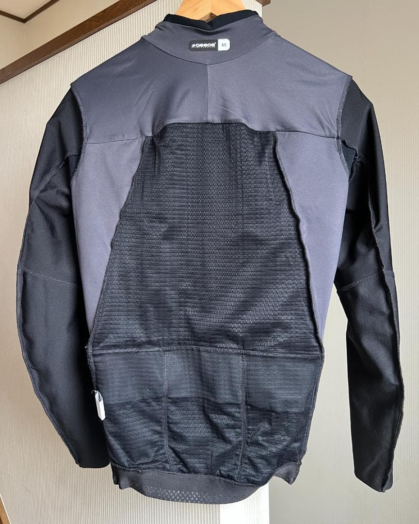 ASSOS 2023年モデル レーシングフィット 冬用ジャケット / XSサイズ